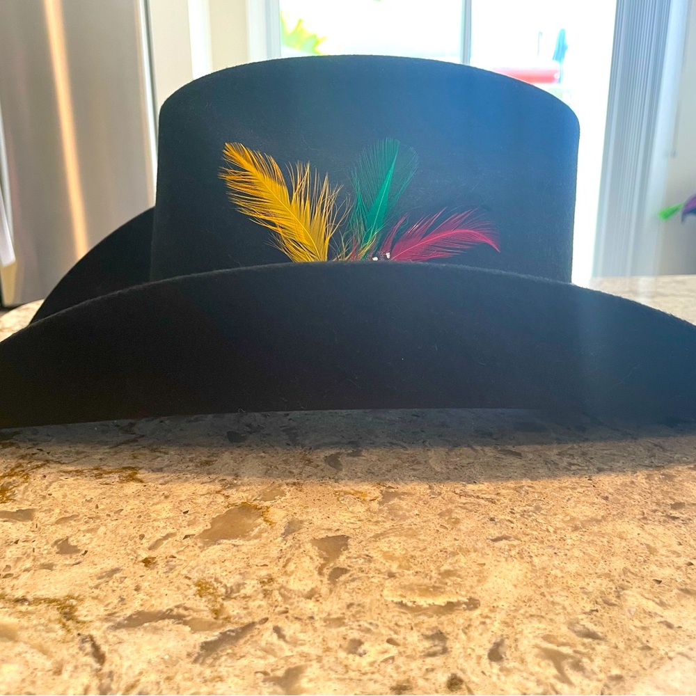 Poteros Cowboy Hat Black with Belt and Feathers